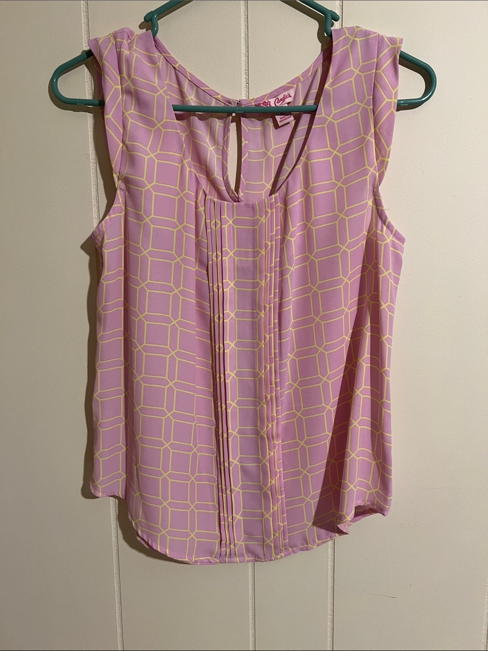 NWOT Candie's Pink Sleeveless Geometric Pintuck Camisole Size M